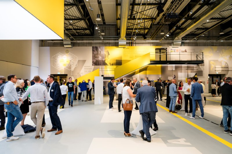 Get together im Kärcher-Veranstaltungsraum