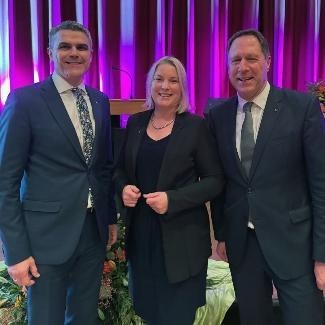 v.l. Bürgermeister Jürgen Kiesl, Bürgermeisterin Dr. Astrid Loff und Oberbürgermeister Hartmut Holzwarth