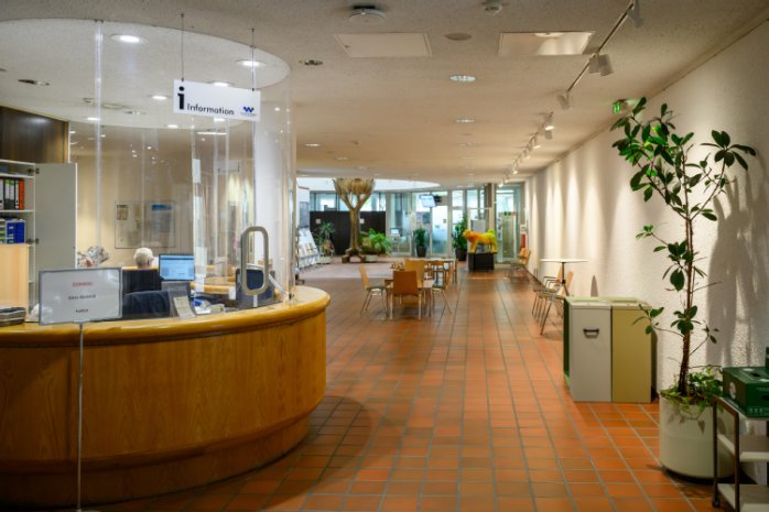 Die Infotheke im Erdgeschoss des Rathauses.