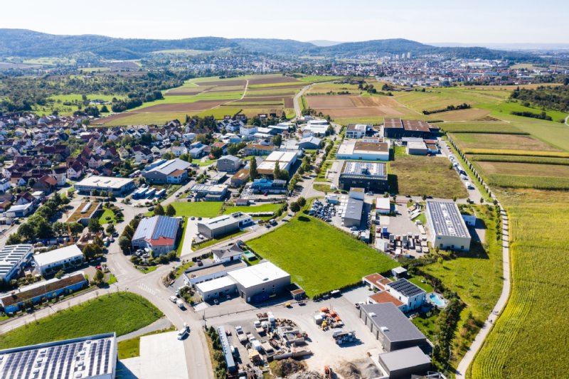 Luftaufnahme des Industriegebiets in Hertmannsweiler