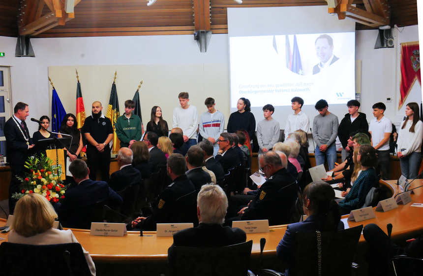 Der Jugendgemeinderat bei der Amtseinsetzung im Großen Sitzungssaal